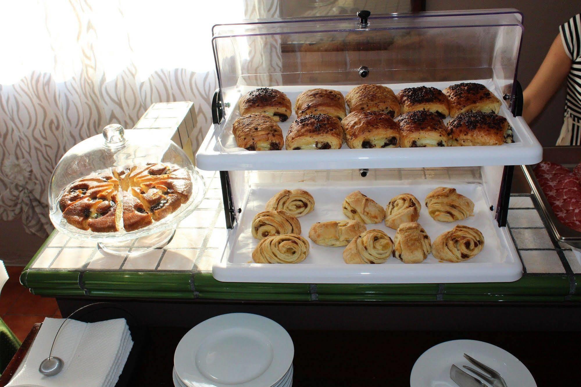 Hotel Biscari 2*